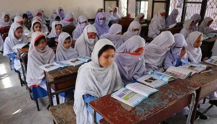 Punjab’s Education Minister Rana Sikandar Hayat orders strict disciplinary measures against school principals involved in forging student enrollment records. Inspections to start after summer break to ensure data accuracy and transparency.