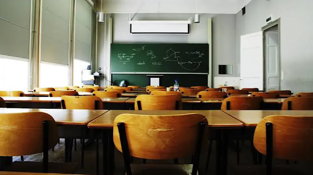 Lahore Education Authority Orders Action on Private Schools